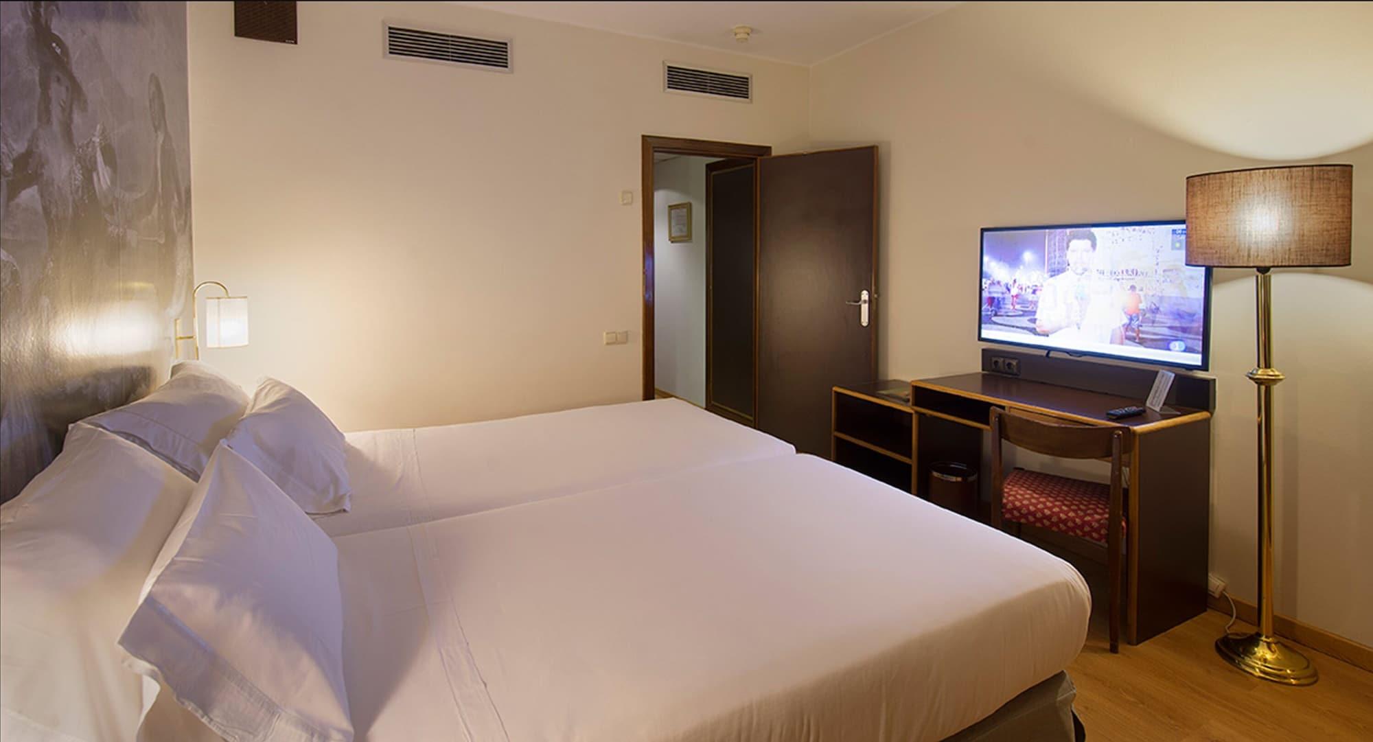 Hotel Goya Сарагоса Экстерьер фото