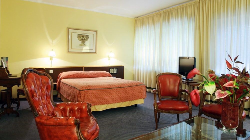 Hotel Goya Сарагоса Экстерьер фото