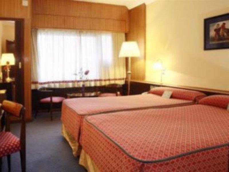 Hotel Goya Сарагоса Экстерьер фото