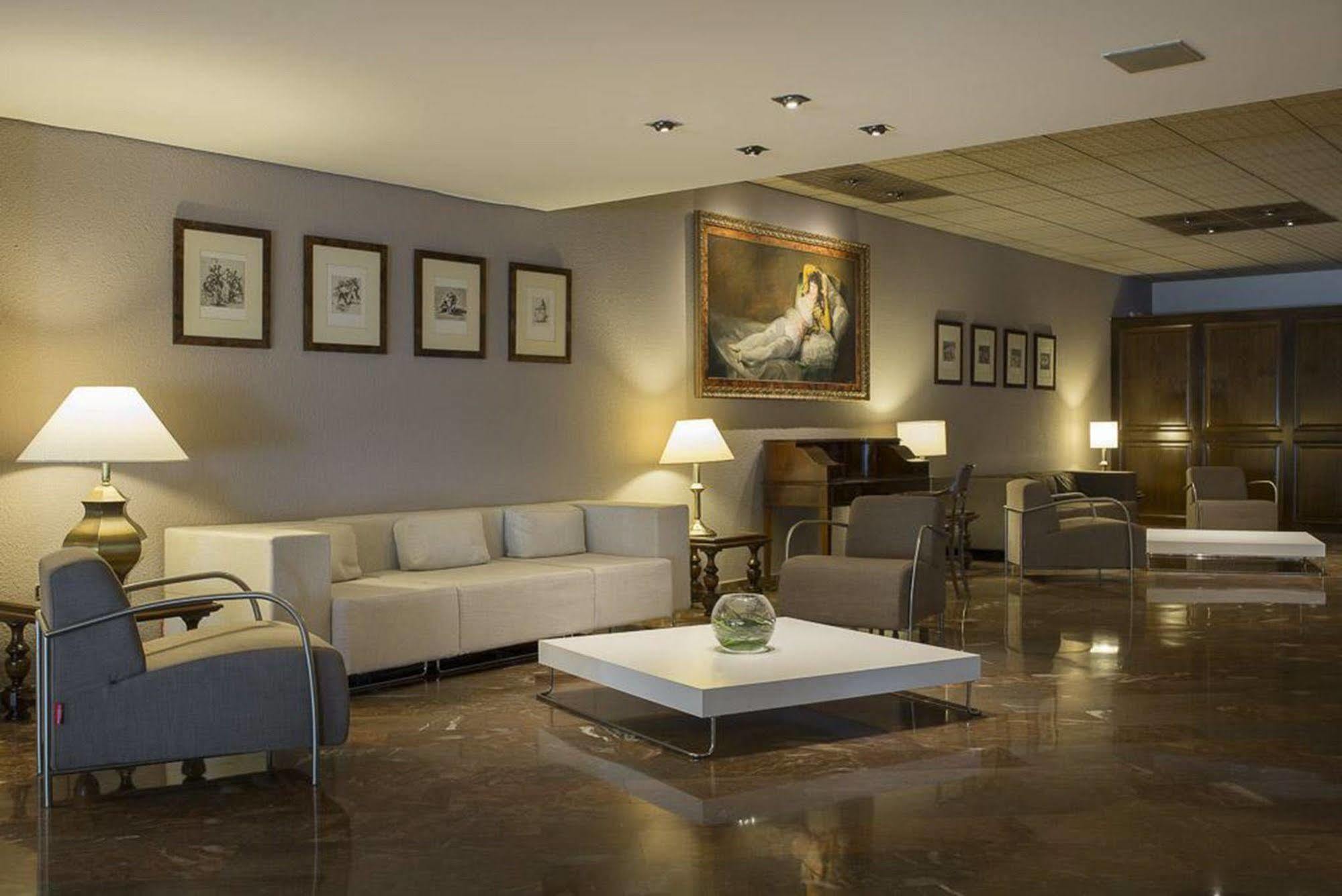 Hotel Goya Сарагоса Экстерьер фото